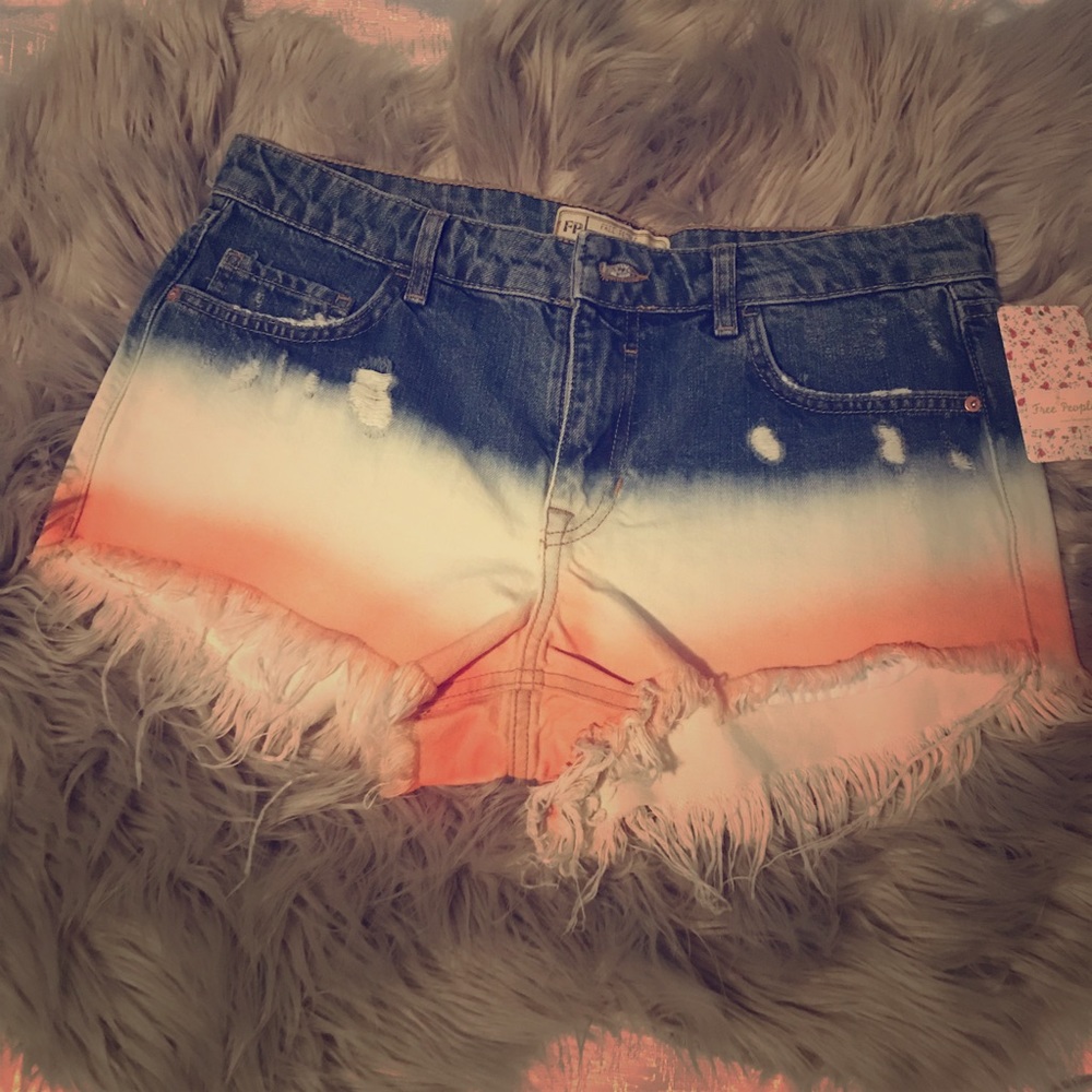 NWT Free People Frayed hem jean short faded